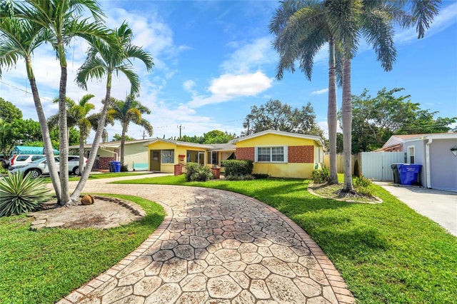 2 of 32 - 2241 N 66th Ave, Hollywood, FL