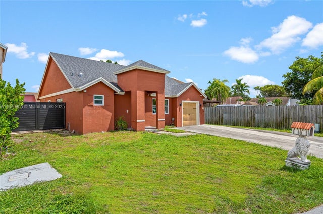 2 of 33 - 25053 Sw 129th Pl, Homestead, FL
