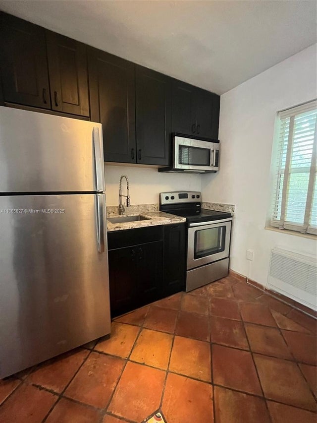 3 of 10 - 645 Ne 77th St 6, Miami, FL
