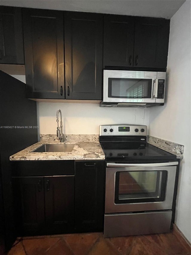 4 of 10 - 645 Ne 77th St 6, Miami, FL