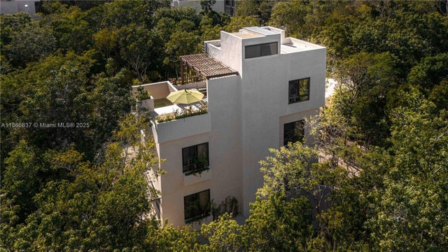 2 of 36 - 08 Marin, Tulum, 