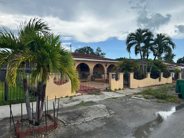 2 of 14 - 911 Nw 30th Pl, Miami, FL