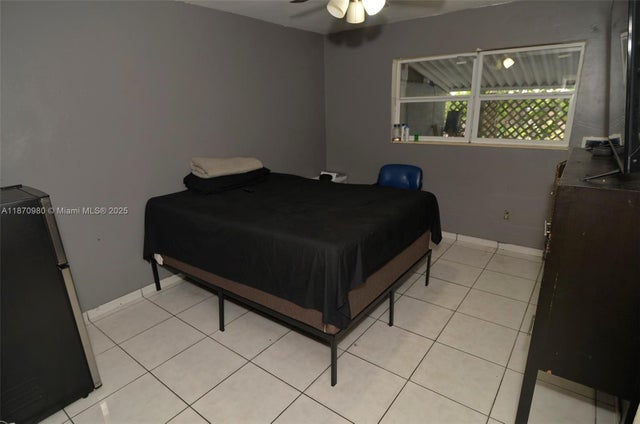 4 of 6 - 17940 Ne 6th Ct, Miami, FL