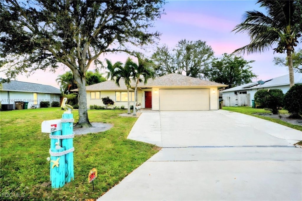 2304 Se 8th Ter, CAPE CORAL