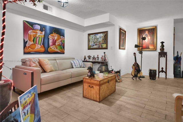 3 of 24 - 1131 Sw 104th Ct, Miami, FL