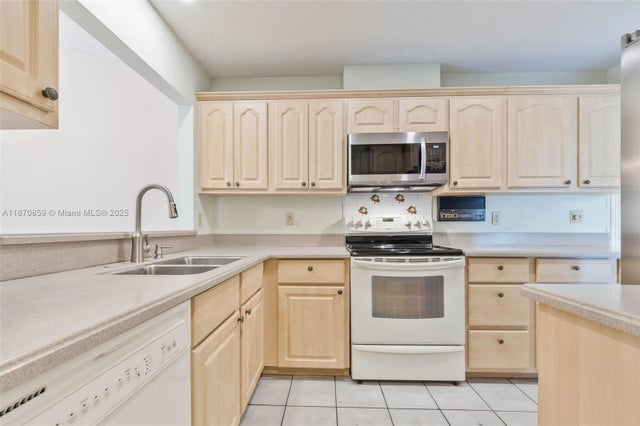 4 of 44 - 11362 Sw 87th Ter, Miami, FL