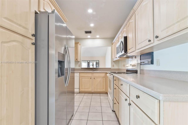 5 of 44 - 11362 Sw 87th Ter, Miami, FL