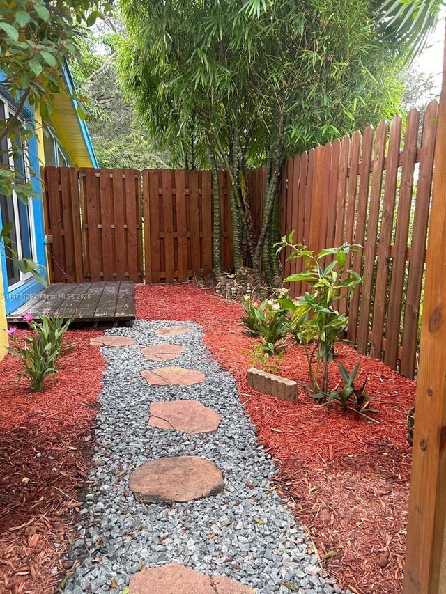 4 of 20 - 881 Sw 49th Ter, Plantation, FL