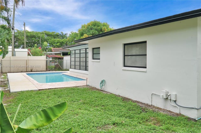 2 of 45 - 1600 N 74th Ter, Hollywood, FL