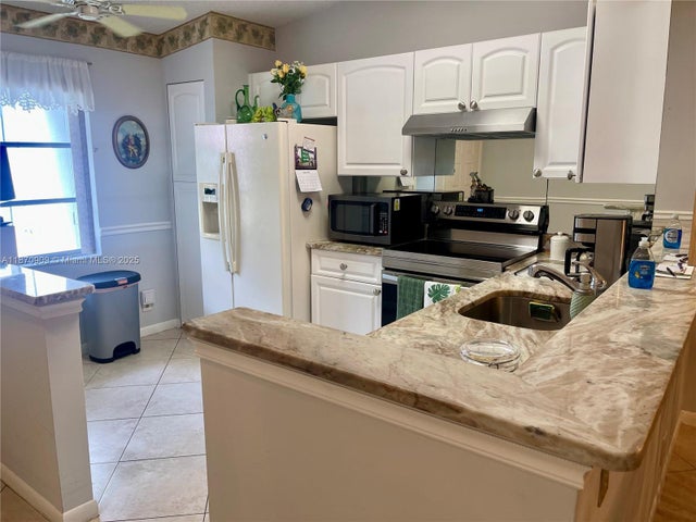 5 of 23 - 8633 Sunbird Pl, Boca Raton, FL