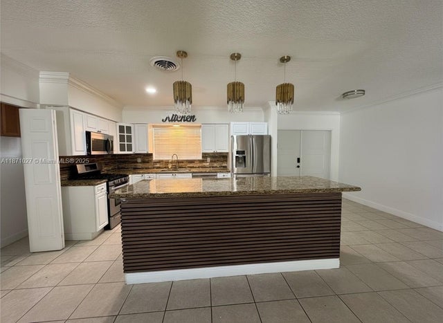 4 of 15 - 9460 Caribbean Blvd, Cutler Bay, FL