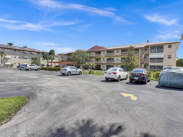 1 of 11 - 5300 Washington St Q307, Hollywood, FL