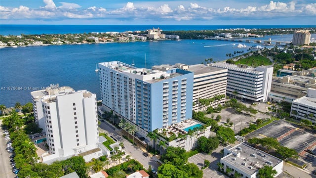 2 of 20 - 1551 N Flagler Dr 810, West Palm Beach, FL