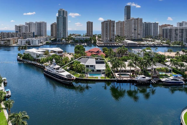 1 of 11 - 500 Palm Dr, Hallandale Beach, FL