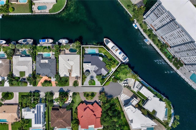 3 of 11 - 500 Palm Dr, Hallandale Beach, FL