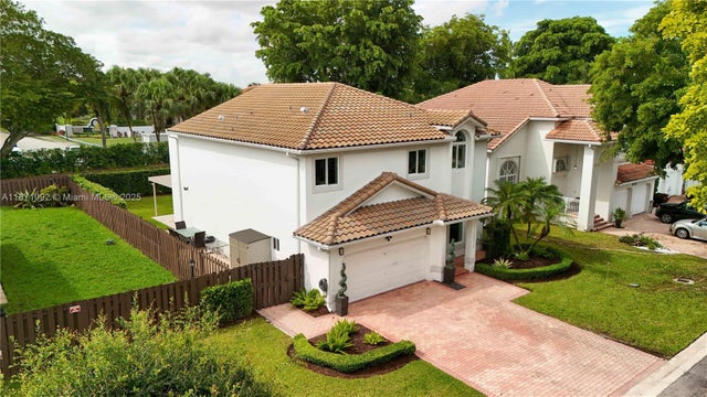 2 of 41 - 10912 Nw 58th Ter, Doral, FL