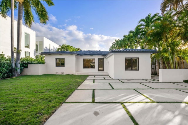 1 of 25 - 900 W 47th Ct, Miami Beach, FL