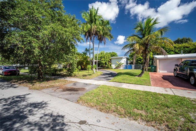 3 of 39 - 9241 Marine Dr, Cutler Bay, FL