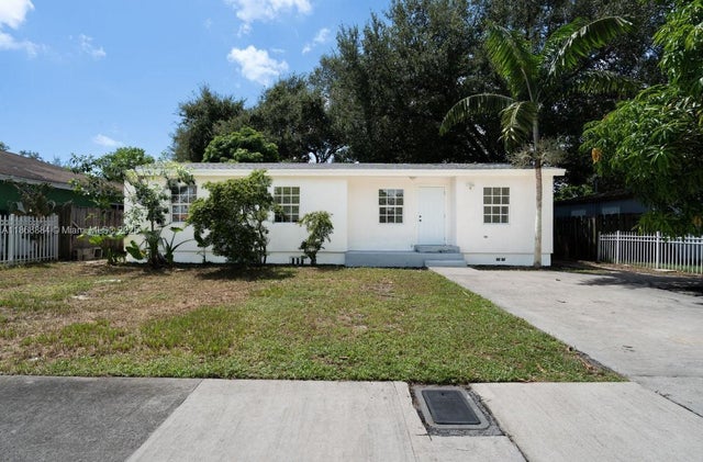 2250 Nw 154th St, Miami Gardens