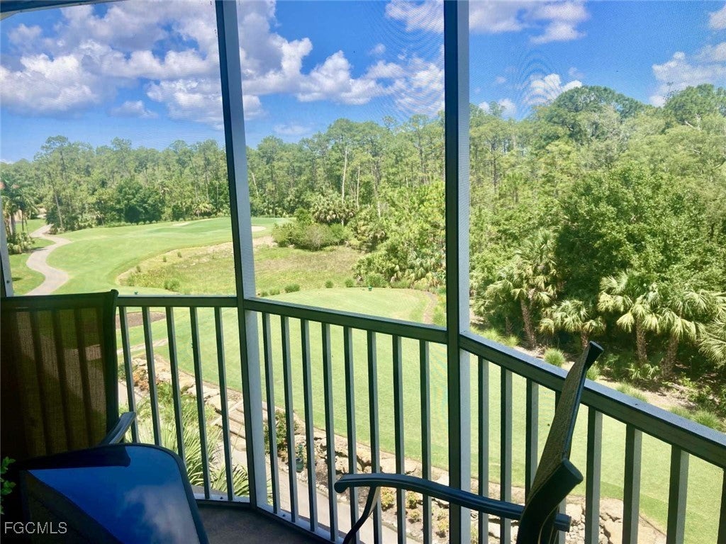 4853 Hampshire Ct 303, Naples