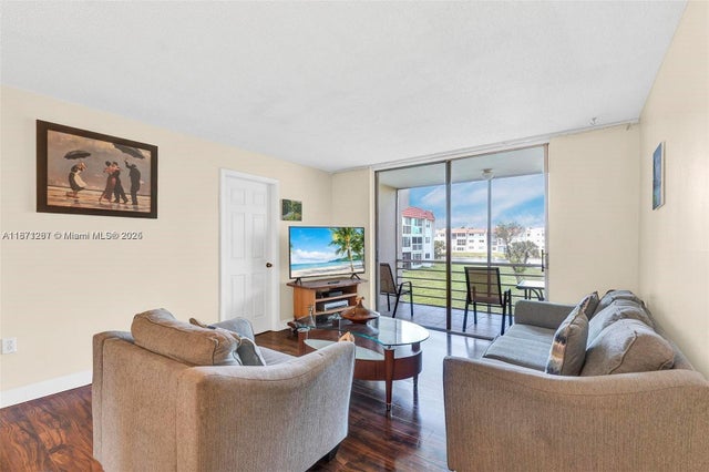 1 of 25 - 2951 E Sunrise Lakes Dr 209, Sunrise, FL