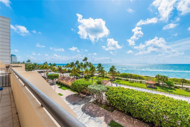 3 of 79 - 2555 Collins Ave 607, Miami Beach, FL