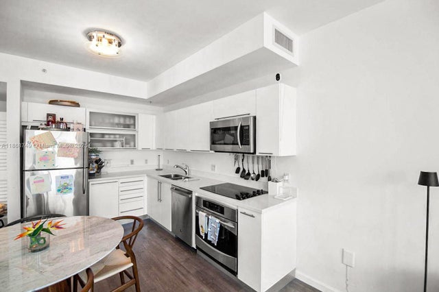 5 of 29 - 90 Sw 3rd St 2703, Miami, FL