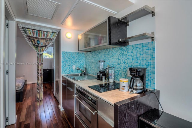 3 of 9 - 1601 West Ave 210, Miami Beach, FL