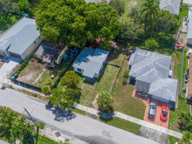 2 of 13 - 429 Nw 14th Ter, Fort Lauderdale, FL