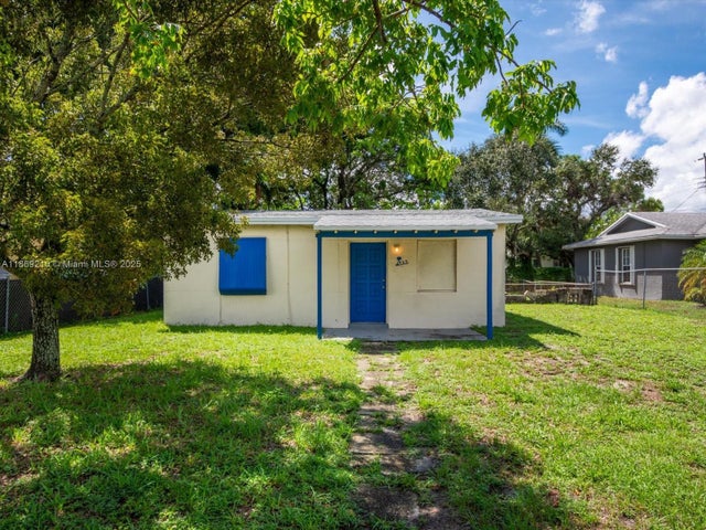 4 of 13 - 429 Nw 14th Ter, Fort Lauderdale, FL
