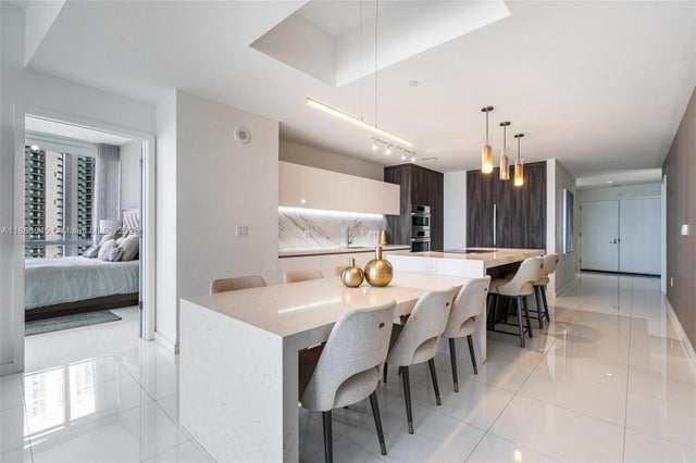 2 of 22 - 851 Ne 1st Ave 3301, Miami, FL
