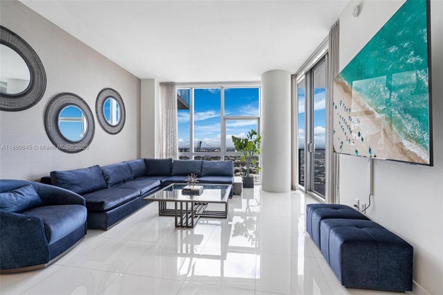 3 of 22 - 851 Ne 1st Ave 3301, Miami, FL