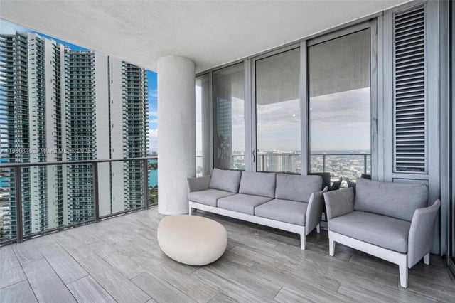5 of 22 - 851 Ne 1st Ave 3301, Miami, FL
