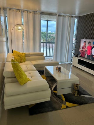 Photo of Listing #A11871144