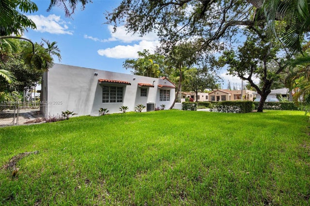 4 of 40 - 820 Lorca St, Coral Gables, FL
