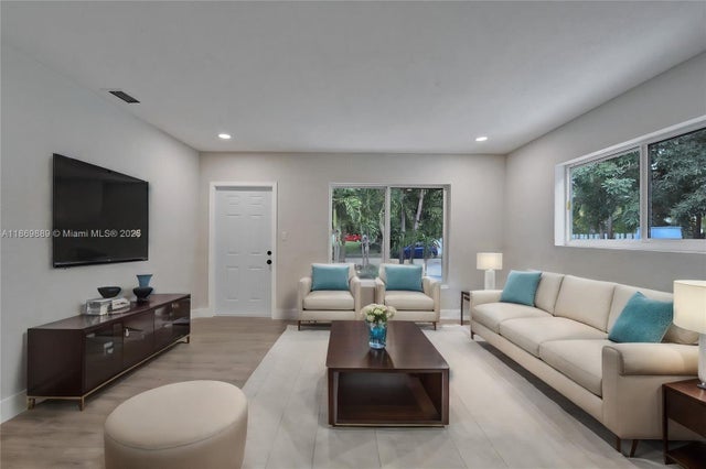 5 of 50 - 21021 Ne 13th Pl, Miami, FL