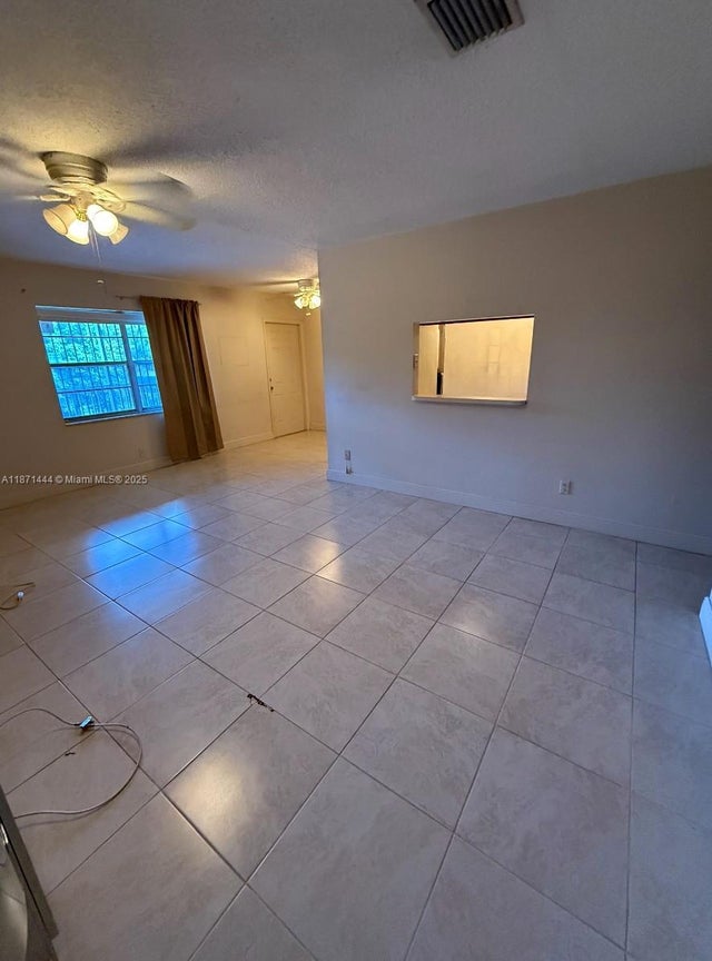 3 of 9 - 2905 Pierce St 17, Hollywood, FL