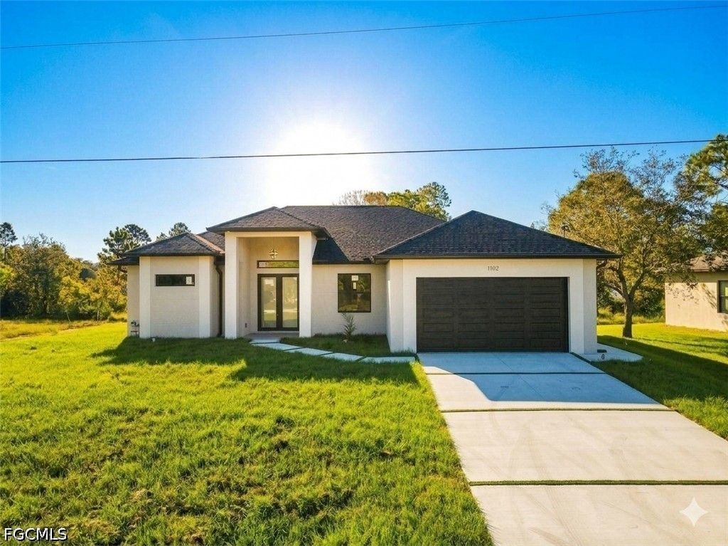 1102 Greenwood Ave, LEHIGH ACRES