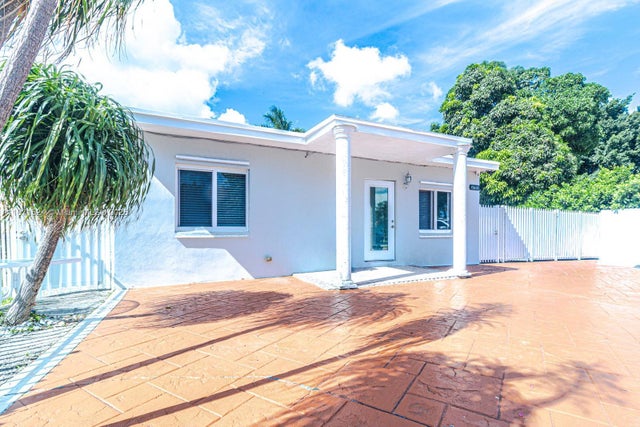 2 of 26 - 15600 Nw 157th St Rd, Miami Gardens, FL