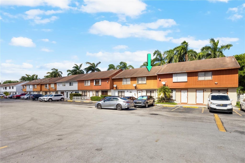 8360 Nw 8th St 11-2, Miami