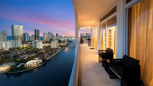 4 of 74 - 19707 Turnberry Way Ts-3, Aventura, FL