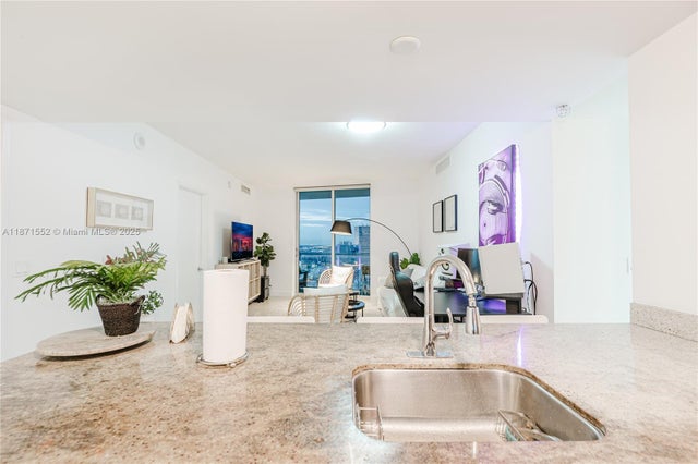 4 of 40 - 185 Sw 7th St 3609, Miami, FL