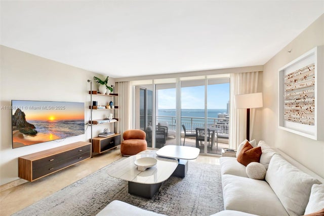2 of 35 - 848 Brickell Key Dr 2605, Miami, FL