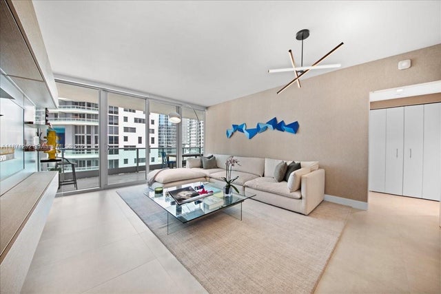 5 of 36 - 1331 Brickell Bay Dr 1406, Miami, FL