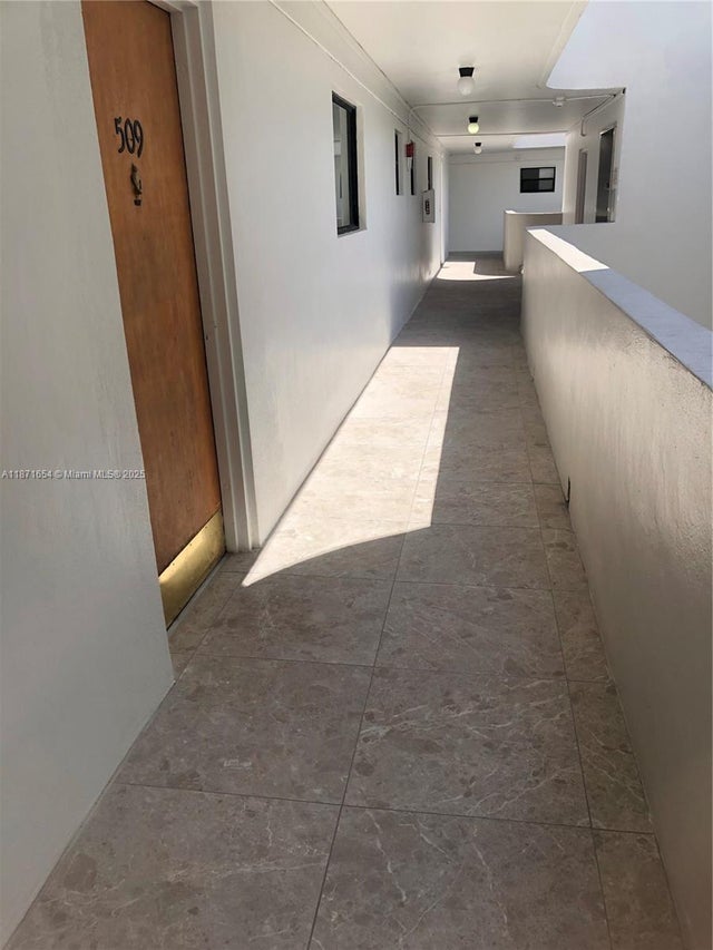 3 of 18 - 8100 Byron Ave 509, Miami Beach, FL