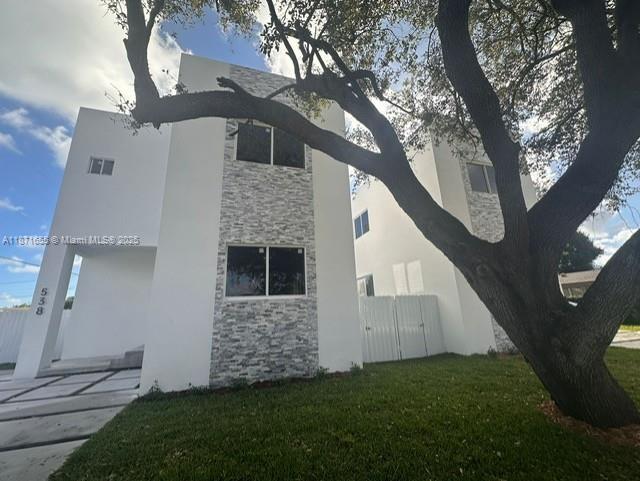 1 of 28 - 538 Nw 17th Ave, Fort Lauderdale, FL