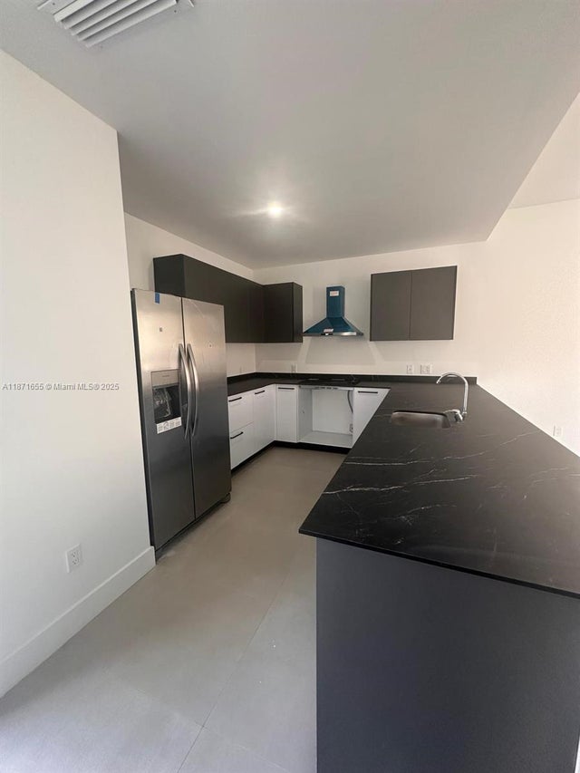 3 of 28 - 538 Nw 17th Ave, Fort Lauderdale, FL