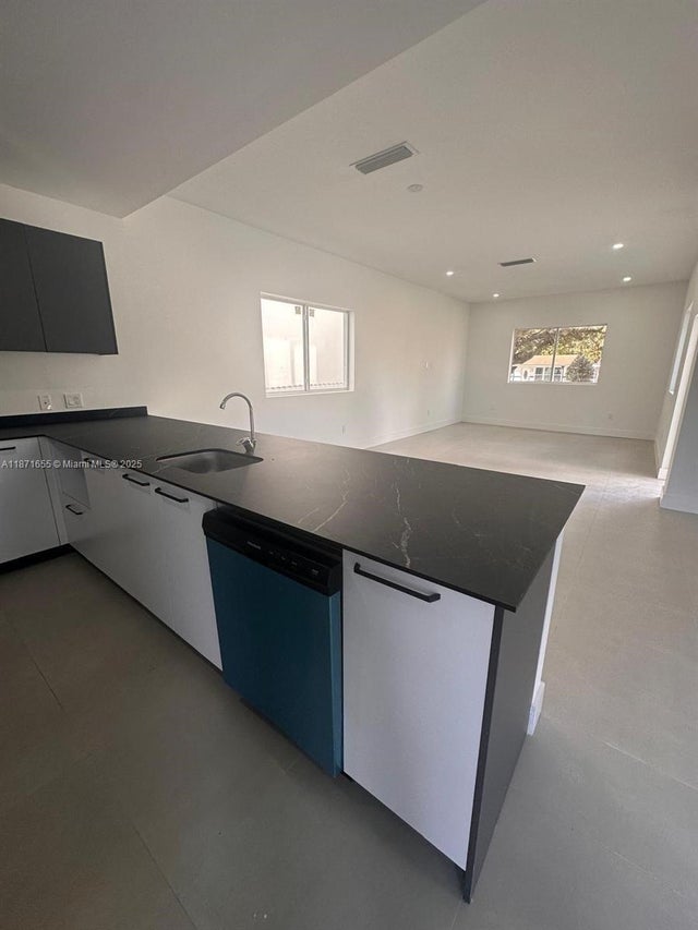 4 of 28 - 538 Nw 17th Ave, Fort Lauderdale, FL