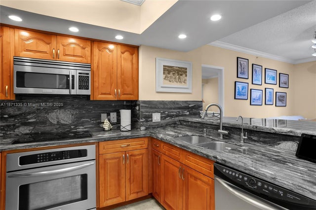 4 of 40 - 5077 Nw 7th St 1202, Miami, FL