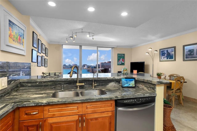 5 of 40 - 5077 Nw 7th St 1202, Miami, FL